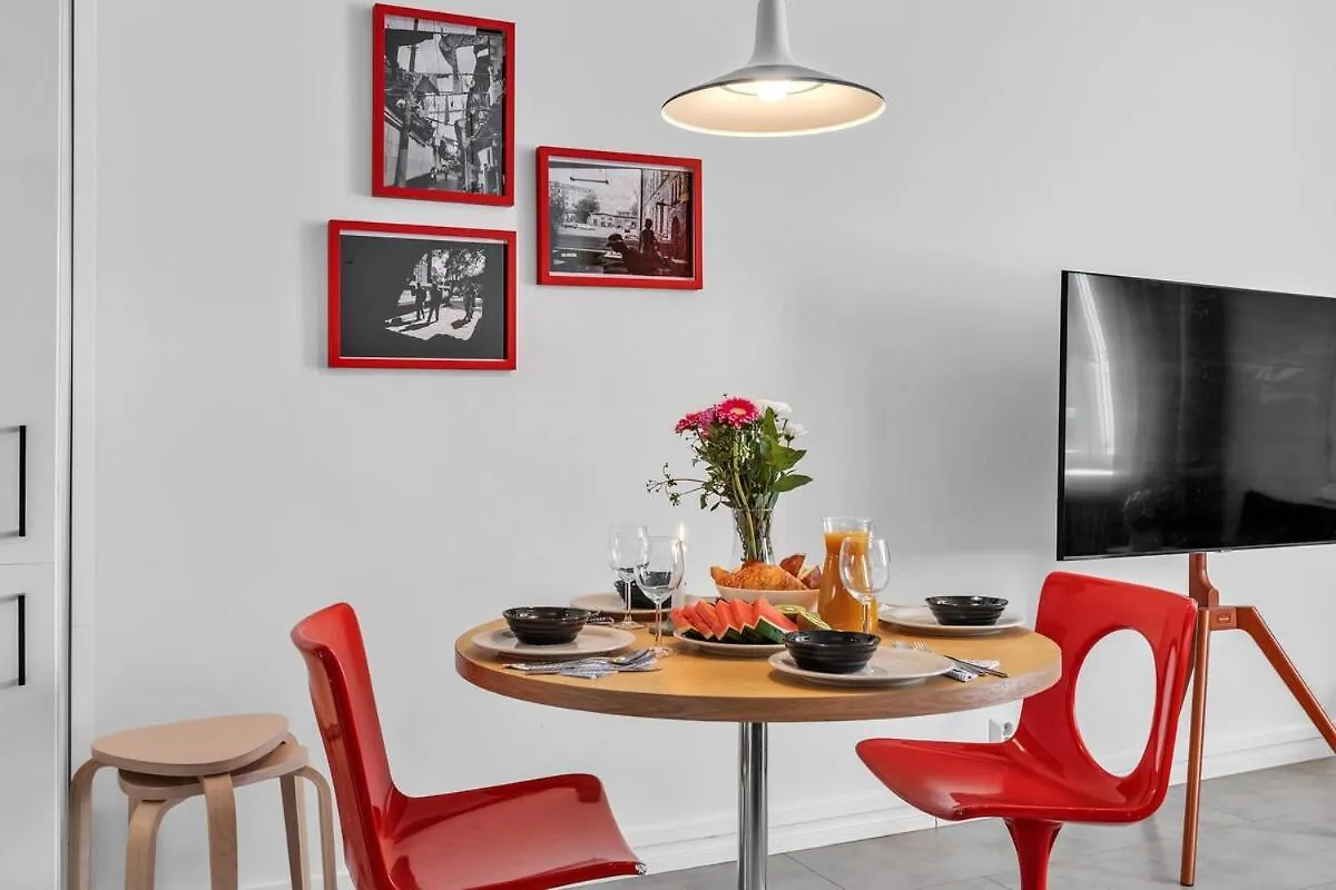 Apartment Red Bauhaus Kamppi Square 35M Tram Bus Wi-Fi Finland