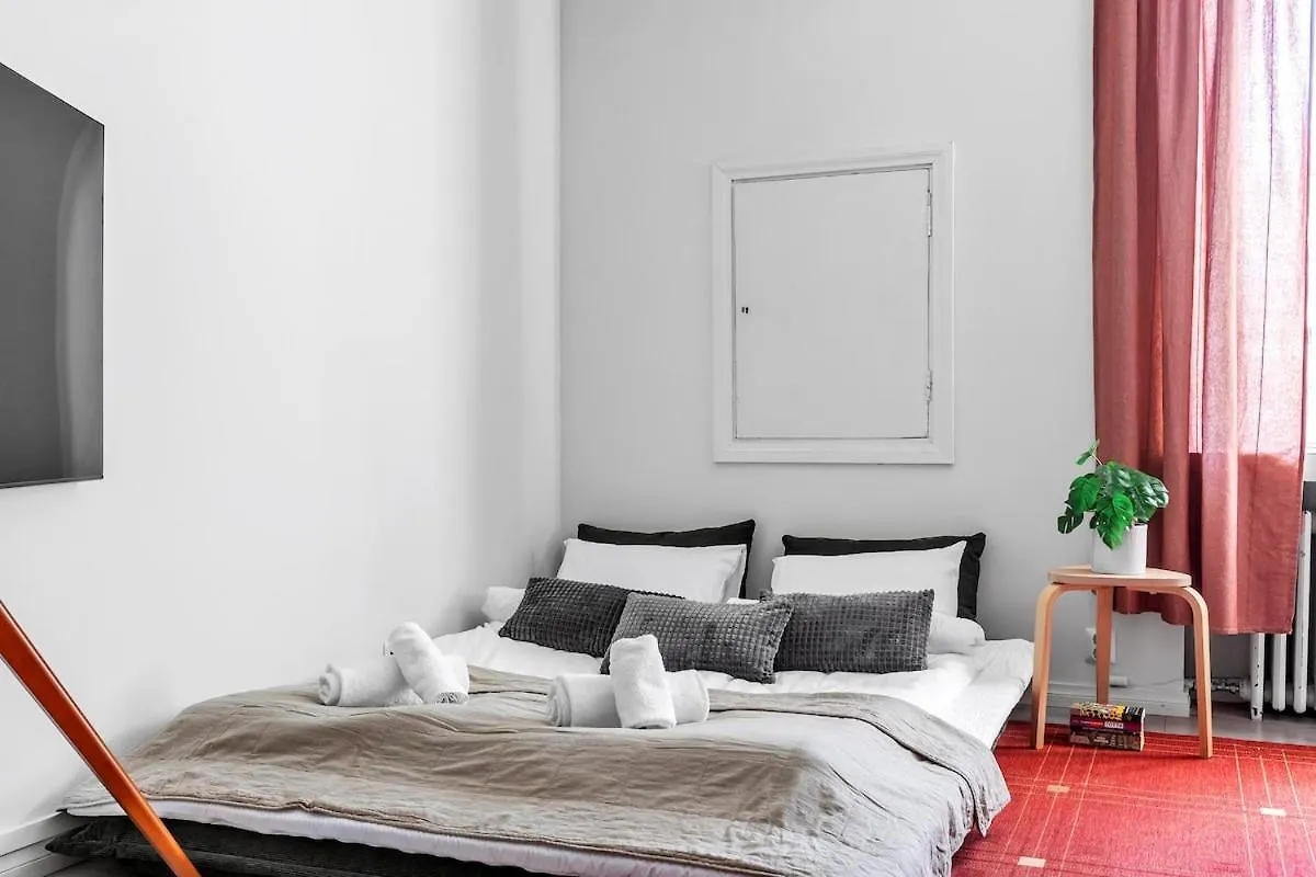 Apartment Red Bauhaus Kamppi Square 35M Tram Bus Wi-Fi Finland